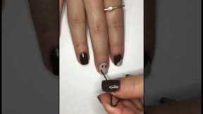 Easy nail art design using household items!💅🏻 New Nail Design for Beginner!
