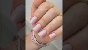 Easy and elegant Christmas manicure fram.alves_